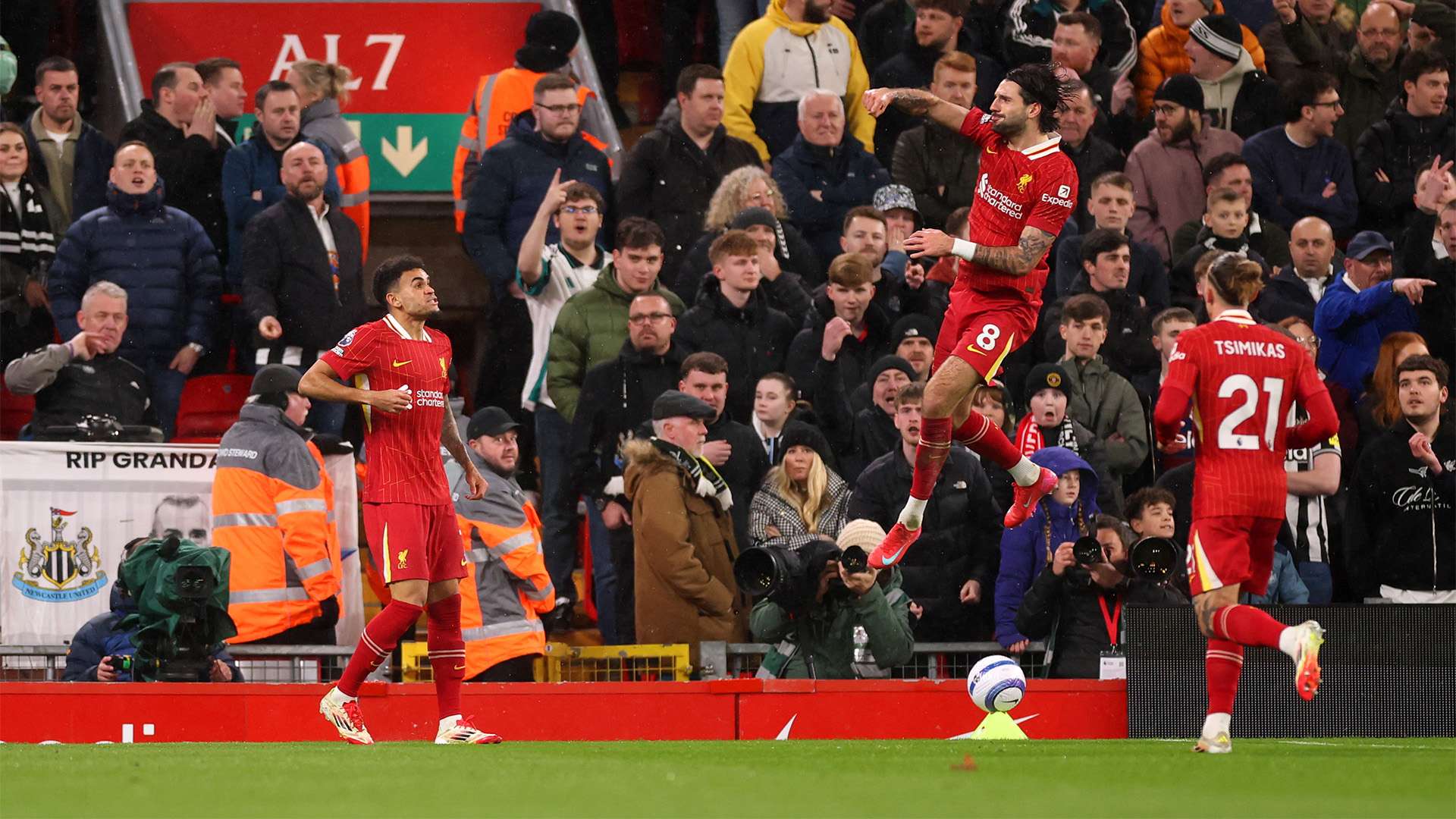 德甲中场球 德甲中场球